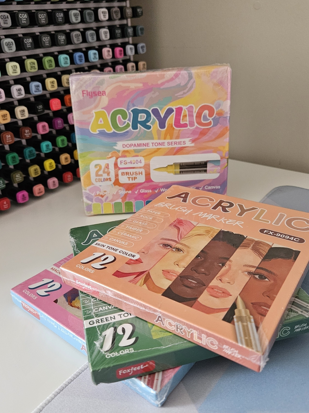 NWT Factory Sealed 60 pieces Acrylic Brush Marker Sets